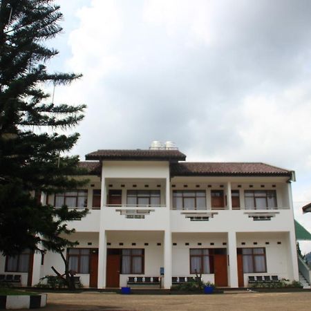 Narima Resort Hotel Lembang Eksteriør bilde